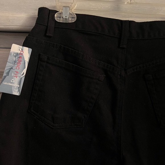 Vintage 90’s Liz Claiborne Black Denim Classic Fit Mom Shorts - Picture 8 of 9